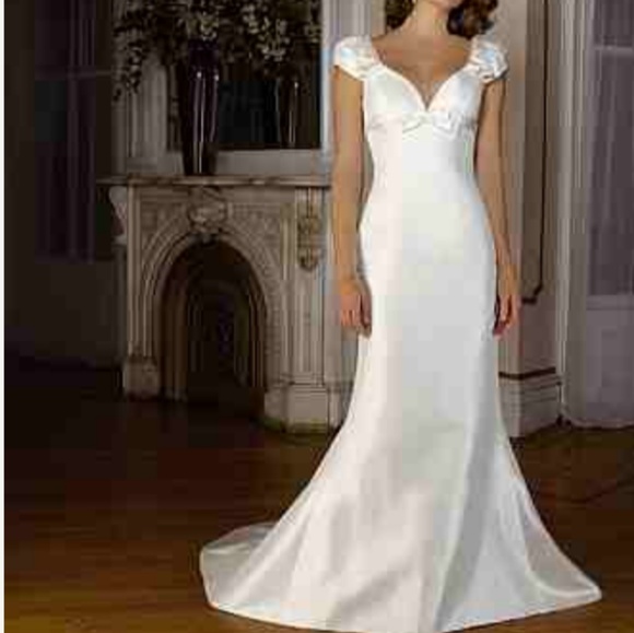 Wedding Dress new w/o tags - Picture 4 of 7